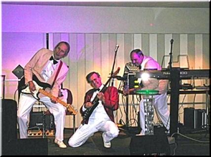 12trio66.jpg